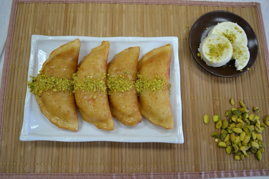 Traditional Qatayef filled with walnut or cheese